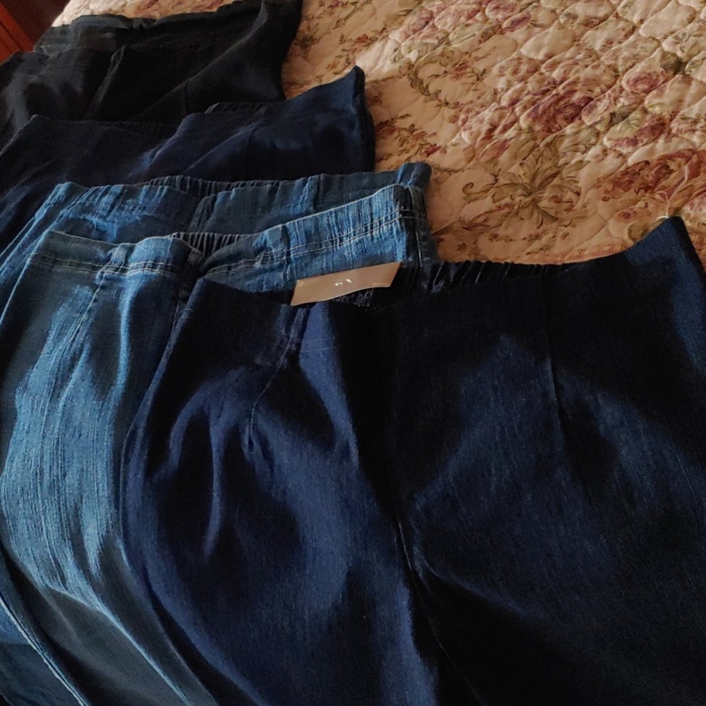 White stag size medium 4-6, 8-10,12-14 petite dark to light pants!